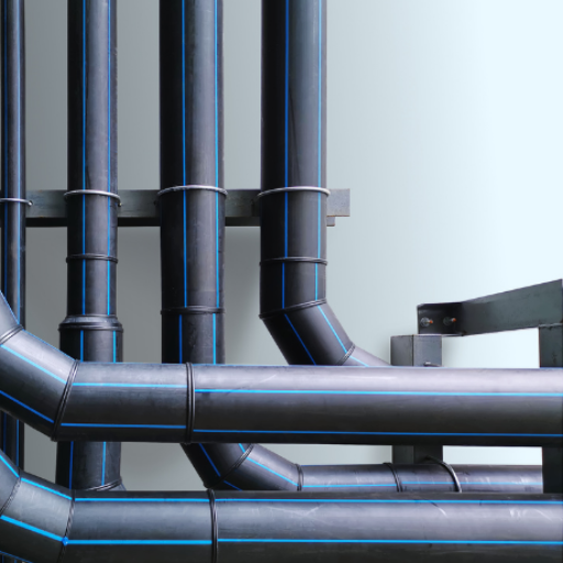 How does corrosion affect metal pipes versus HDPE pipes?